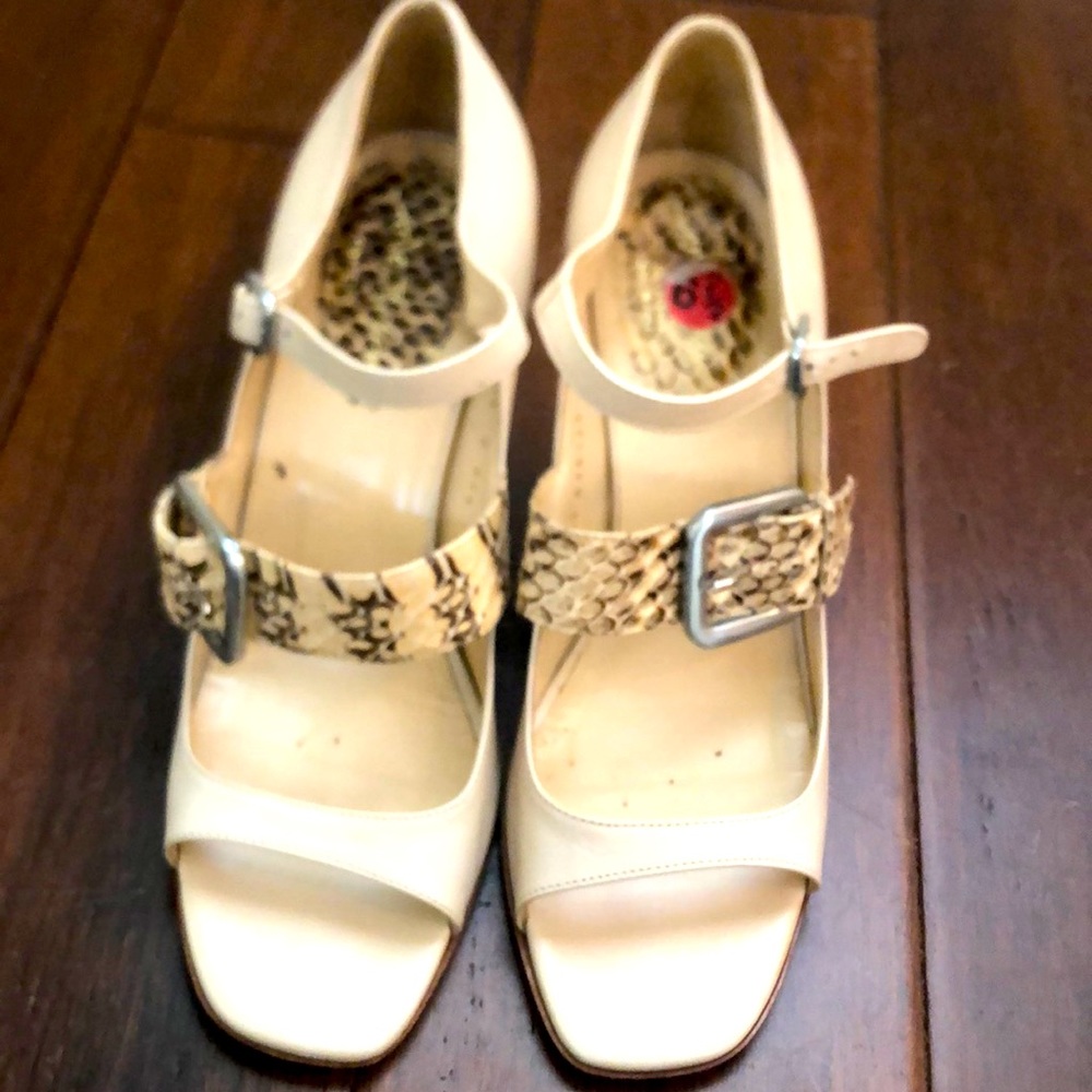 Heels - Picture 2 of 4